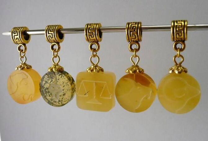 L'artisanat de l'ambre selon le signe du zodiaque attirera la santé et la chance. 