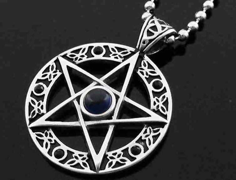 pendentif magique comme porte-bonheur